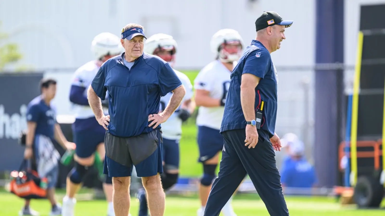 Bill O’Brien y Bill Belichick. (Foto: Boston Sports Journal)